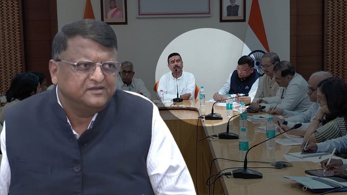 Manoj Agarwal Seen Beside Suvendu at Nabanna, Sparks Buzz Over Top Bureaucratic Role