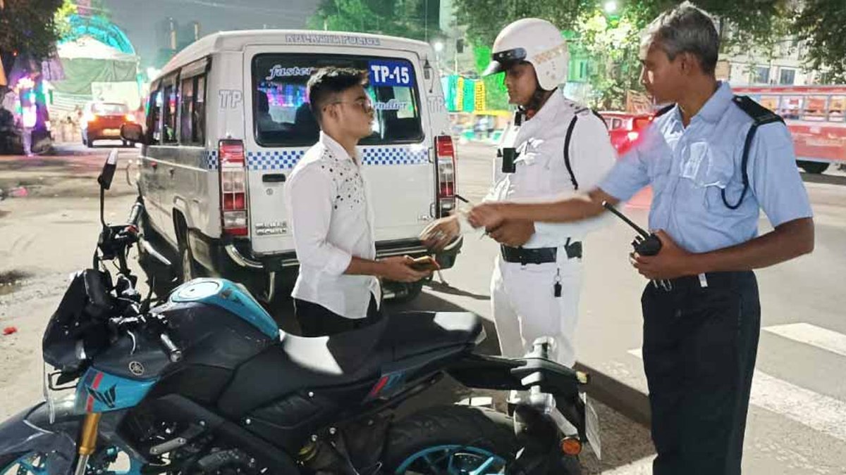 Kolkata Police Launch Helmet Crackdown, Over 3,300 Riders Caught in Just Three Days