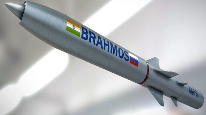 brahmos missile 4 Pakistan’s top military experts admit their air defense systems can’t stop India’s deadly BrahMos-A missile