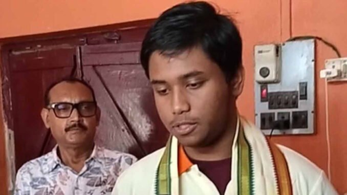 Madhyamik Topper Abhirup Bhadra Eyes IIT, Stays Away from Politics