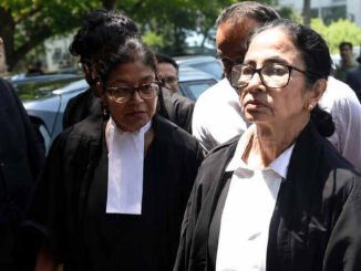 Tension Outside Calcutta High Court as Mamata Banerjee Faces Protests After Hearing
