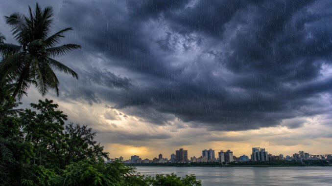 Monsoon on Track for Bengal as Heavy Rain Alert Issued for North Bengal, Heat to Intensify in South